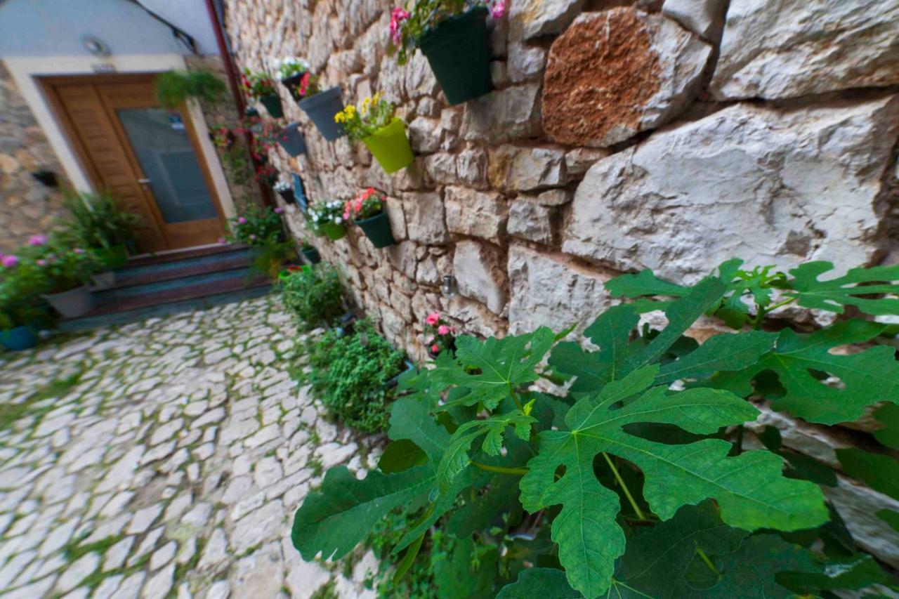 Hostel Mare Šibenik Eksteriør bilde